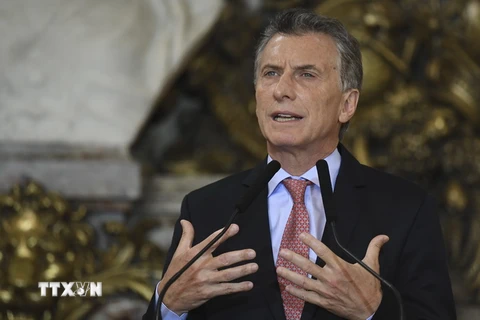 Tổng thống Argentina Mauricio Macri phát biểu tại cuộc họp báo ở Buenos Aires ngày 10/4. (Ảnh: AFP/TTXVN)