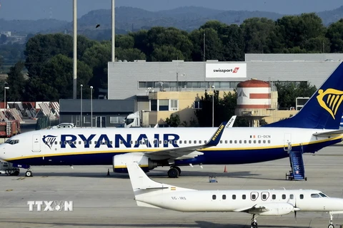 Máy bay của Hãng hàng không Ireland Ryanair tại sân bay ở Valencia, Tây Ban Nha ngày 25/7. (Ảnh: AFP/TTXVN)