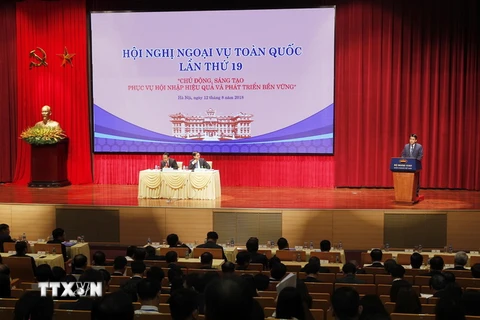 Quang cảnh phiên thảo luận với nội dung "Công tác đối ngoại phục vụ phát triển của địa phương". (Ảnh: Lâm Khánh/TTXVN)