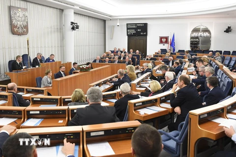 Toàn cảnh một phiên họp Thượng viện Ba Lan tại Warsaw . (Ảnh: AFP/TTXVN)