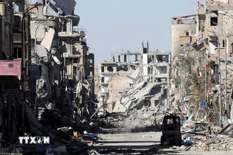 Cảnh đổ nát tại Raqqa, Syria. (Ảnh: IRNA/TTXVN)