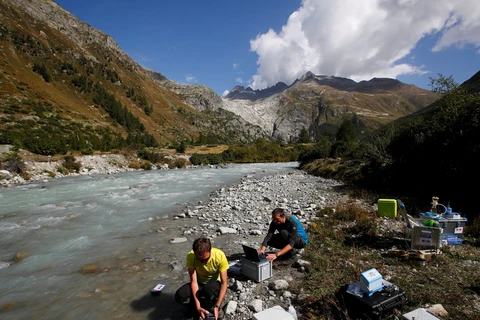 Các sông băng của Thụy Sĩ sẽ biến mất do Trái đất ấm lên. (Nguồn: businessinsider.com)