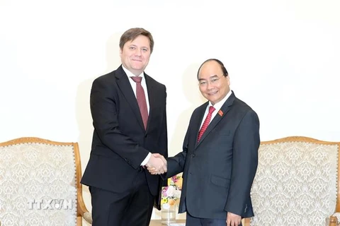 Thủ tướng Nguyễn Xuân Phúc tiếp Đại sứ Cộng hòa Ba Lan Wojciech Gerwel đến chào xã giao ngày 31/10. (Ảnh: Thống Nhất/TTXVN) 