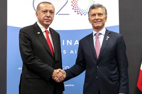 Tổng thống Thổ Nhĩ Kỳ Recep Tayyip Erdogan và Tổng thống Argentina Mauricio Macri tại cuộc họp song phương, bên lề Hội nghị thượng đỉnh G20. (Ảnh: AFP)