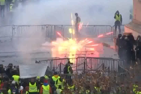 [Video] Bạo động nghiêm trọng tại trung tâm thủ đô Paris của Pháp