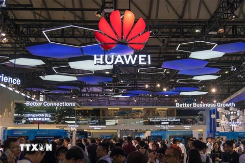 Một gian hàng của Huawei tại Hội nghị Điện thoại Di động Thế giới ở thành phố Thượng Hải, Trung Quốc ngày 27/6/2018. (Ảnh: AFP/TTXVN)