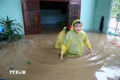 Nhà của người dân phường Hòa Khánh Nam, quận Liên Chiểu bị ngập sâu trong nước. (Ảnh: Trần Lê Lâm/TTXVN)