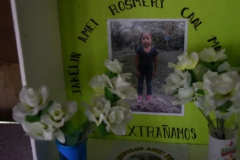 Di ảnh của cô bé di cư Guatemala 7 tuổi Jakelin Caal tại quê nhà San Antonio Secortez. (Nguồn: AP)