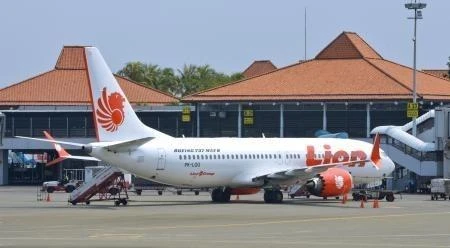Máy bay Boeing 737 MAX 8 của Hãng hàng không Lion Air tại sân bay Jakarta, Indonesia. (Ảnh: AFP/TTXVN) 