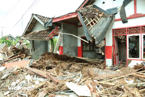 Khu dân cư bên bờ biển Banten bị sóng thần tàn phá tháng 12/2018. (Ảnh: Đỗ Quyên/Vietnam+)