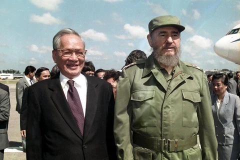 Chủ tịch nước Lê Đức Anh và Chủ tịch Cuba Fidel Castro trong chuyến thăm hữu nghị chính thức Cuba, từ ngày 12 đến 17/10/1995. (Ảnh: Cao Phong/TTXVN)
