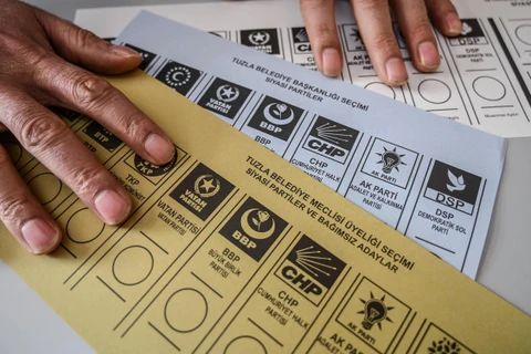 Phiếu bầu trong cuộc bầu cử Thị trưởng Istanbul, Thổ Nhĩ Kỳ ngày 31/3/2019. (Ảnh: AFP/TTXVN)