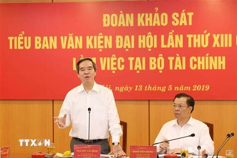 Trưởng Ban Kinh tế Trung ương Nguyễn Văn Bình phát biểu chỉ đạo buổi làm việc. (Ảnh: Phương Hoa/TTXVN)