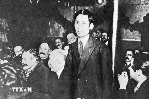 Chàng thanh niên yêu nước Nguyễn Ái Quốc phát biểu tại Đại hội đại biểu toàn quốc lần thứ XVIII Đảng Xã hội Pháp ở thành phố Tours, ngày 26/12/1920. (Ảnh: Tư liệu TTXVN)