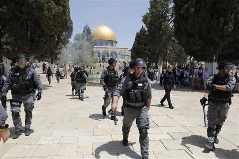 [Video] Đụng độ tại thánh địa Jerusalem, 45 người bị thương