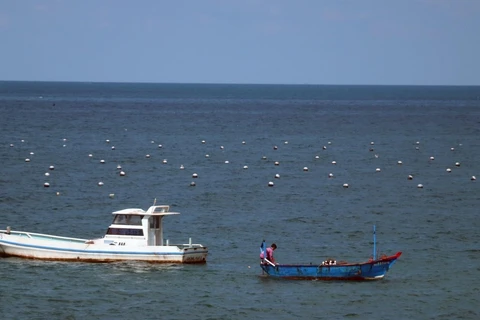 Khu vực nuôi cấy trai lấy ngọc trên vùng biển đảo Phú Quốc Kiên Giang. (Ảnh: Lê Huy Hải/TTXVN)