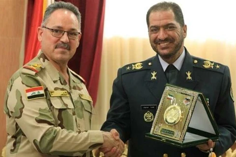 Tư lệnh Quân đội Không quân Iran, Thiếu tướng Alireza Sabahi-Fard (phải) và Phó Tư lệnh Lục quân Iraq Tariq Abbas Ibrahim Abdulhussein. (Nguồn: presstv.com)