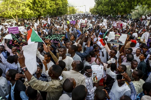 Người biểu tình tập trung tại Khartoum, Sudan, ngày 31/5/2019. (Ảnh: AFP/TTXVN)