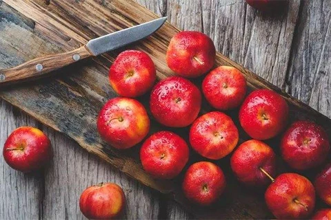 Mỗi quả táo chứa tới hơn 100 triệu vi khuẩn có lợi