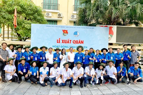 Thanh niên Hà Nội xuất quân hoạt động tình nguyện tại thủ đô của Lào