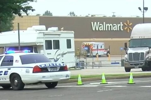 [Video] Nhân viên siêu thị xả súng vào đồng nghiệp sau khi bị sa thải