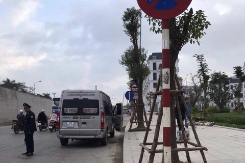 Tái diễn tình trạng 'xe dù, bến cóc' trên tuyến Hải Phòng-Quảng Ninh