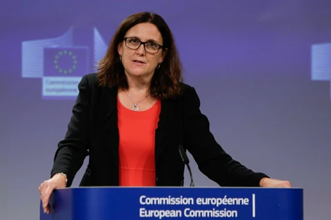 Ủy viên Thương mại Liên minh châu Âu (EU) Cecilia Malmstrom phát biểu tại cuộc họp báo ở Brussels, Bỉ. (Ảnh: AFP/TTXVN)