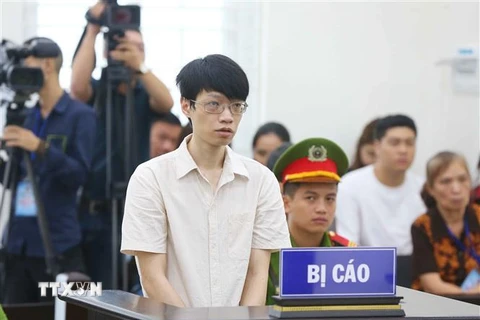 Bị cáo Nguyễn Anh Tú tại phiên tòa. (Ảnh: Doãn Tấn/TTXVN)