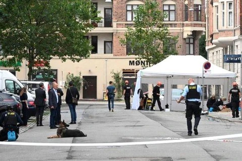 Cảnh sát tại hiện trường vụ nổ ở Copenhagen. (Nguồn: Reuters)