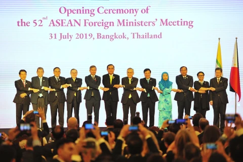 Các đại biểu dự Hội nghị Bộ trưởng Ngoại giao ASEAN lần thứ 52 (AMM-52) ở Bangkok ngày 31/7/2019. (Ảnh: THX/TTXVN)