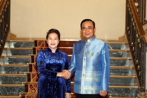 Chủ tịch Quốc hội Nguyễn Thị Kim Ngân hội kiến Thủ tướng Thái Lan Prayut Chan-o-cha. (Ảnh: Trọng Đức/TTXVN)