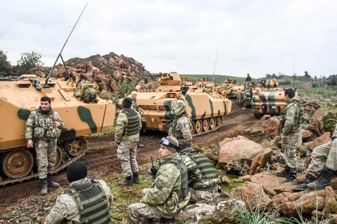 Binh sỹ quân đội Thổ Nhĩ Kỳ triển khai chiến dịch chống lực lượng Các Đơn vị bảo vệ nhân dân người Kurd (YPG), tại khu vực giáp giới Syria ở Hassa, tỉnh Hatay ngày 21/1/2018. (Ảnh: AFP/TTXVN)
