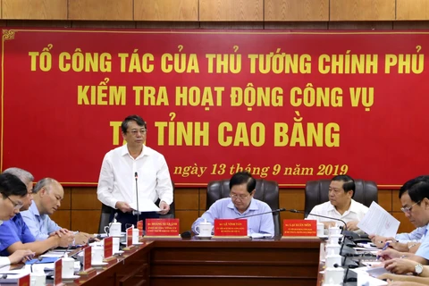 Chủ tịch UBND tỉnh Cao Bằng Hoàng Xuân Ánh báo cáo tại buổi kiểm tra. (Nguồn: moha.gov.vn)