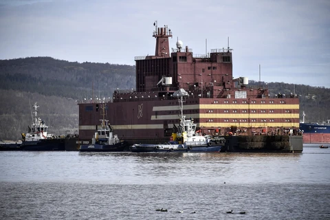Nhà máy điện hạt nhân nổi Akademik Lomonosov tại thành phố Murmansk, miền bắc nước Nga, ngày 19/5/2018. (Ảnh: AFP/ TTXVN)