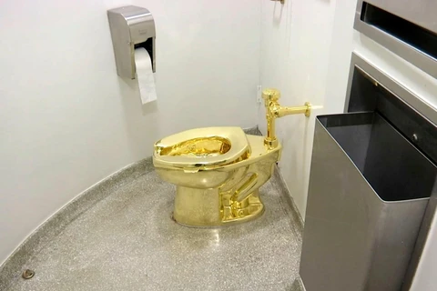 Chiếc bồn cầu bằng vàng bị đánh cắp ngay chỉ sau 3 ngày trưng bày tại Cung điện Blenheim.(Nguồn: washingtonpost.com)