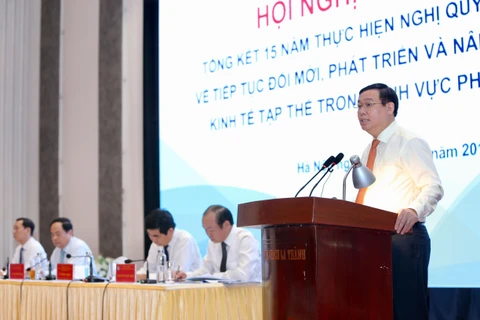 Phó Thủ tướng Vương Đình Huệ, Trưởng Ban Chỉ đạo đổi mới, phát triển kinh tế tập thể, hợp tác xã phát biểu kết luận hội nghị. (Ảnh: Dương Giang/TTXVN)