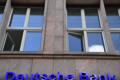 Một chi nhánh của Ngân hàng Deutsche Bank ở Berlin, Đức. (Ảnh: AFP/TTXVN)
