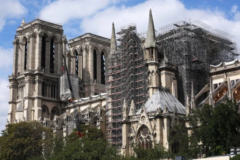 Nhà thờ Đức Bà Paris đang được tu sửa sau vụ hỏa hoạn. (Ảnh: THX/TTXVN)