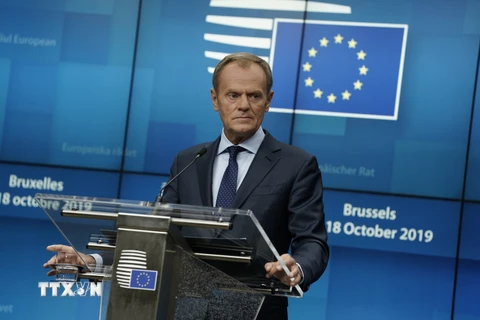 Chủ tịch Hội đồng châu Âu (EC) Donald Tusk tại cuộc họp báo ở Brussels, Bỉ. (Ảnh: AFP/TTXVN)