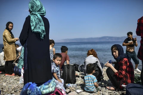 Người tị nạn qua biển Aegean tới đảo Lebos (Hy Lạp) ngày 6/8/2018. (Ảnh: AFP/TTXVN)
