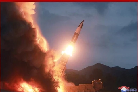 Một vụ thử tên lửa của Triều Tiên tại bờ biển phía Đông nước này ngày 10/8/2019. (Ảnh: Yonhap/TTXVN)