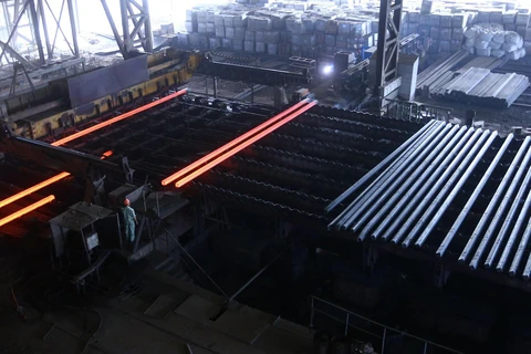 Sản xuất phôi thép tại nhà máy Pomina 3 ở Khu công nghiệp Phú Mỹ I, tỉnh Bà Rịa-Vũng Tàu. (Ảnh: Danh Lam/TTXVN)