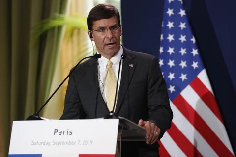 Bộ trưởng Quốc phòng Mỹ Mark Esper phát biểu tại cuộc họp báo ở Paris, Pháp ngày 7/9/2019. (Ảnh: AFP/TTXVN)