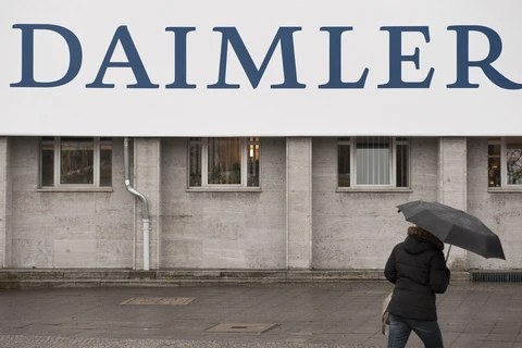 Biểu tượng Daimler tại Berlin, Đức. (Ảnh: AFP/TTXVN)