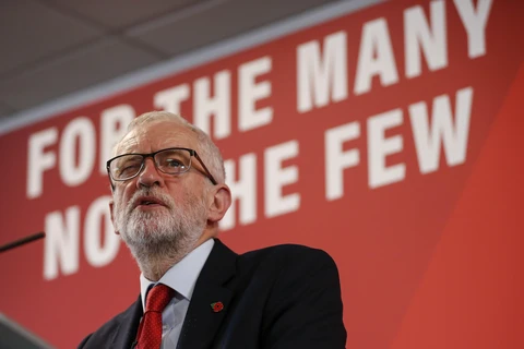 Lãnh đạo Công đảng Jeremy Corbyn phát biểu tại Harlow, Anh, ngày 5/11/2019. (Ảnh: THX/TTXVN)