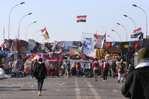 Người biểu tình tập trung tại Baghdad, Iraq, ngày 19/11/2019. (Ảnh: AFP/TTXVN)