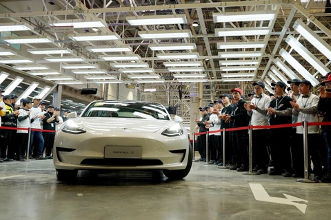 Mẫu xe điện Model 3 của Tesla tại lễ bàn giao ở nhà máy Thượng Hải, Trung Quốc, ngày 30/12/2019. (Ảnh: THX/TTXVN)