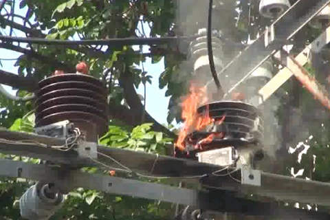 [Video] Cháy nổ trạm điện trung thế, một người bị thương nặng