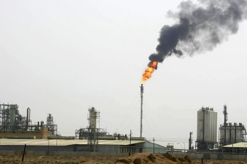 Một cơ sở lọc dầu ở Shuaiba, Iraq. (Ảnh: AFP/TTXVN)