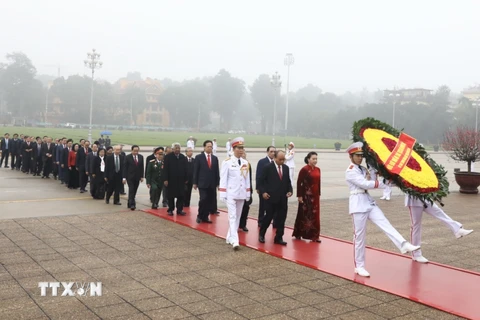 [Photo] Lãnh đạo Đảng, Nhà nước vào Lăng viếng Chủ tịch Hồ Chí Minh